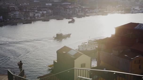 Stunning Sunlight Shines Bright Douro River Boats Porto City Slow — Vídeos de Stock