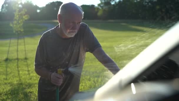 Angry Man Depression Spraying Water Car Standing Place Concept Depression — Video Stock