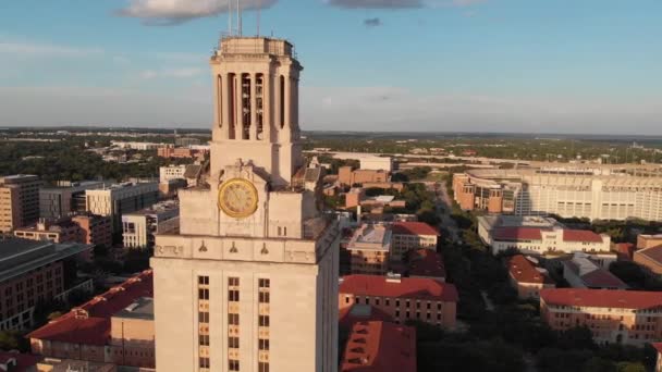 Slow Aerial Orbit Tower Focus Football Stadium Eventually Revealing Downtown — Stok video