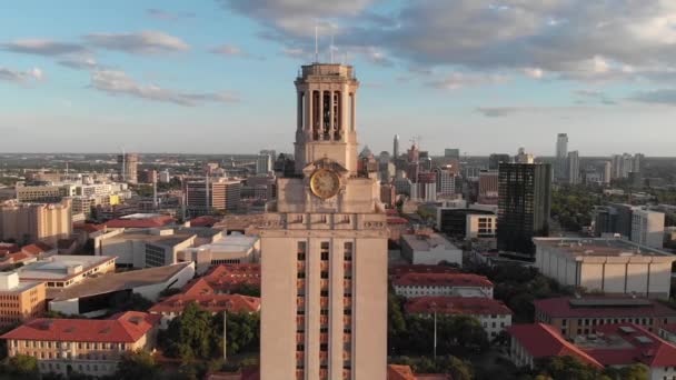 Orbit Tower Lens Flare Shot Sunset Revealing Downtown Austin Background — ストック動画