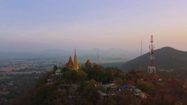 Temple Sommet Colline Phnom Samphou Coucher Soleil Vers Arrière — Video