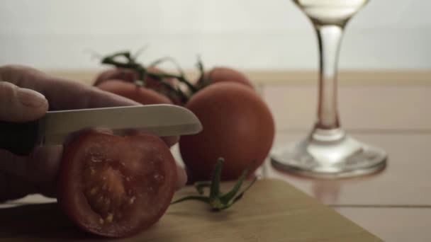 Hands Chopping Fresh Vine Tomatoes Chopping Board Close Shot — 图库视频影像