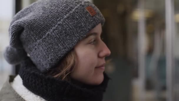 Girl Wearing Winter Hat Scarf Talking Looking Close — Vídeo de Stock