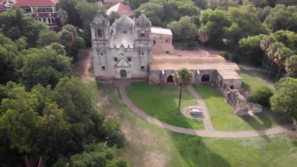Drone Flies Beautiful Grounds Mission Concepcion San Antonio Texas — Stok video