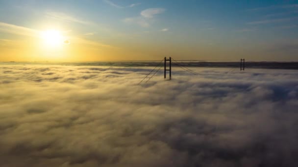 Aerial Hyper Lapse Drone Flight Fog Humber Surrounding Humber Bridge — Stockvideo