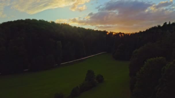 Sonnenuntergang Über Den Bäumen Naherholungsgebiet Schwäbische Alb — Stockvideo