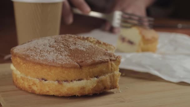 Eating Victoria Sponge Cake Hot Drink Medium Shot — Vídeo de Stock
