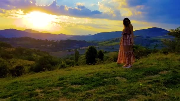 Sunset Mountains Girl Dancing Spinning Joy Grassy Hill — Wideo stockowe