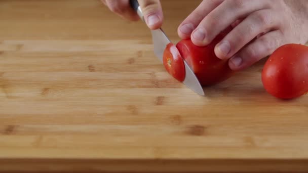 Slicing Fresh Red Tomato Chopping Board Kitchen Close — Vídeo de Stock