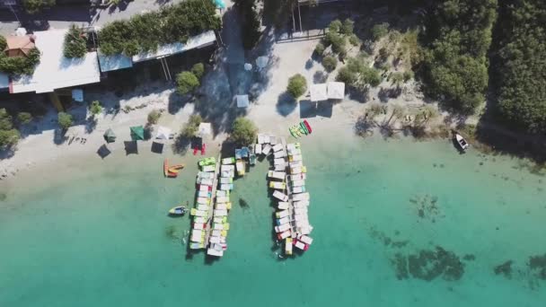 Aerial View Drone Footage Kournas Lake Crete Clear Green Water — Video