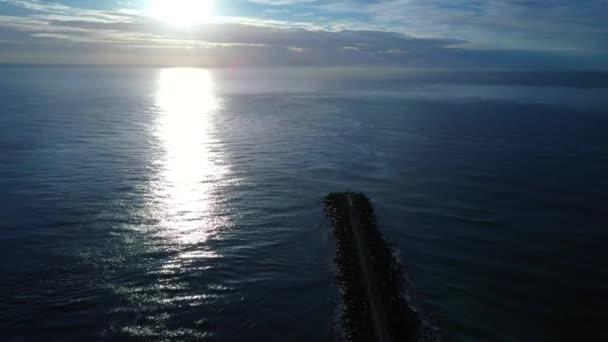 Sunrise Gold Coast Seaway Sun Clouds Shimmering Water — Video
