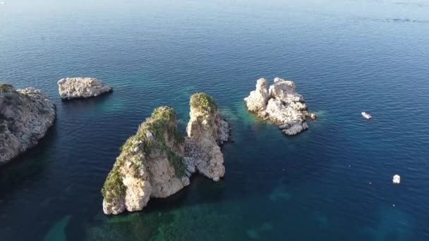 Faraglioni Stacks Scopello Calm Water Castellammare Del Golfo Trapani Sicily — Vídeo de stock