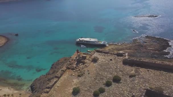 Drone Aerial View Balos Beach Gramvousa Castle Crete Greece — стоковое видео