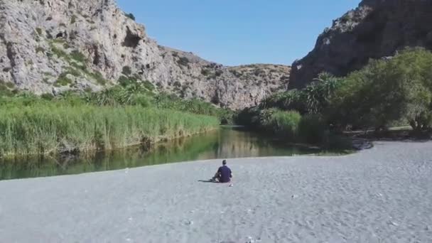 Man Flying Drone Preveli Crete — Stock Video