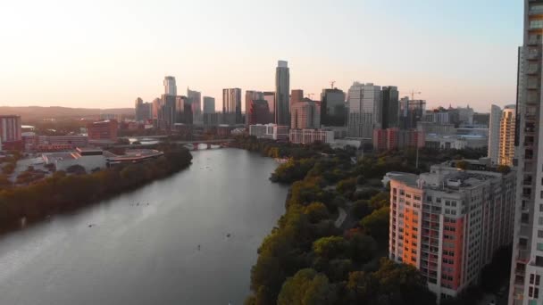 Slow Rise Rainey Street Looking Downtown Golden Hour Kayaks Paddle — Video