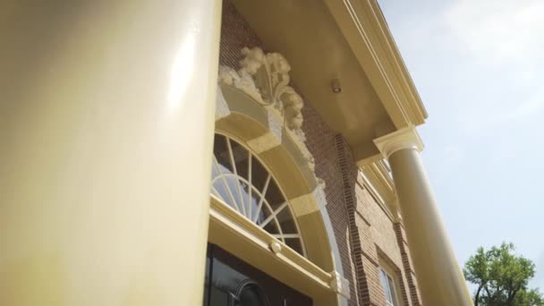 Rotating Reveal Shot Front Entrance Outbuilding Groeneveld Castle — стоковое видео