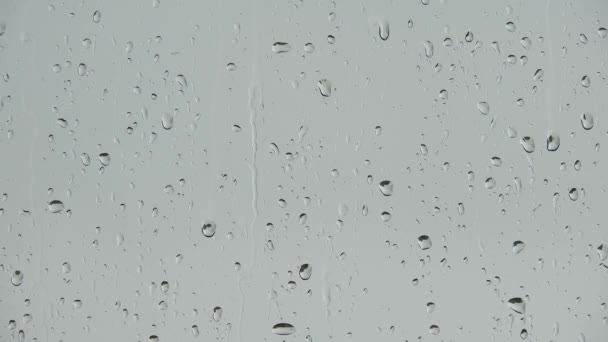 Deszczowa Pogoda Oknem Zamknij Okno Opadającymi Kroplami Deszczu — Wideo stockowe