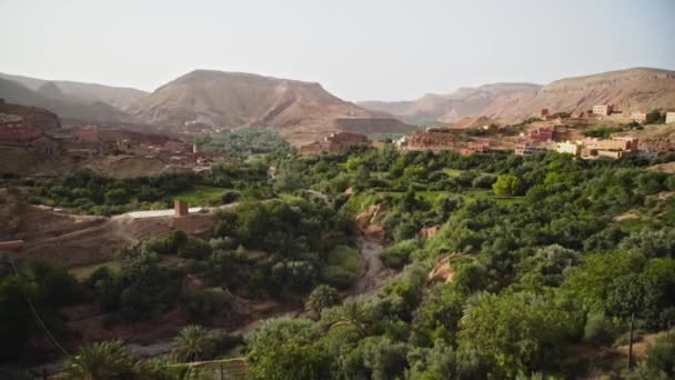 Beautiful Green Oasis Middle Valley Atlas Mountain Range Pan Right — Stock videók