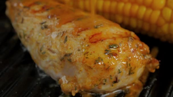 Deliciously Seasoned Chicken Breast Being Pan Fried Hot Iron Grill — Vídeo de Stock