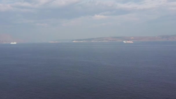 Drone Aéreo Vista Minoan Linhas Ferry Entrando Souda Baía Chania — Vídeo de Stock