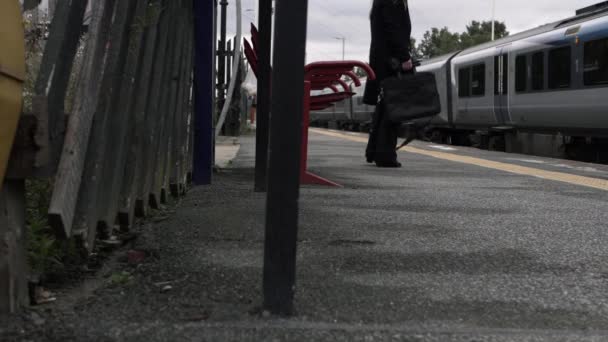 Business Woman Waiting Board Train Platform Briefcase Wide Shot — Vídeos de Stock