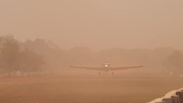 Firefighting Airplane Landing Pantanal Wildfire — Vídeo de stock