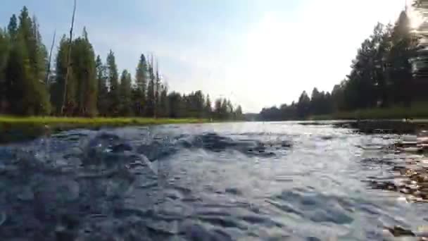 Oar River Raft Boat Crashing Splashing Water Filmed Frames Second — Video