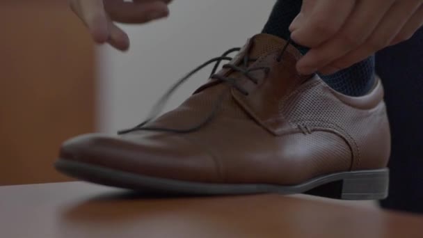 Close Shoe Man Tying Shoelaces Groom Preparing Marriage — 비디오