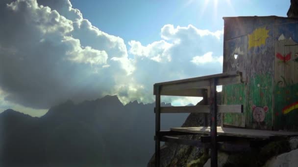 Toilet Mountain Peak Cute Little Toilet Chamber Mountain Top Beautiful — Stok video