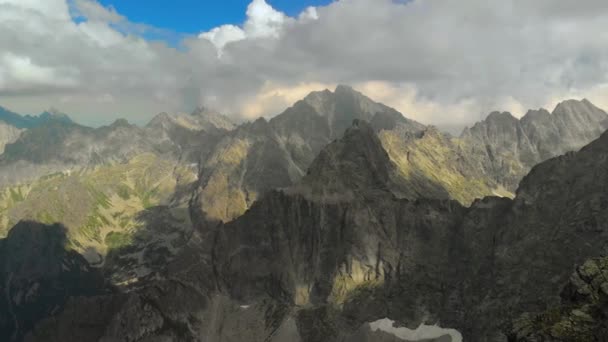 Aerial Mountain Range Panorama Showcasing Epic Landscape Mountain Tops — Αρχείο Βίντεο