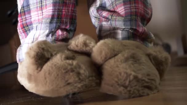 Feet Working Home Wearing Slippers Pyjamas Office Chair — Stok video