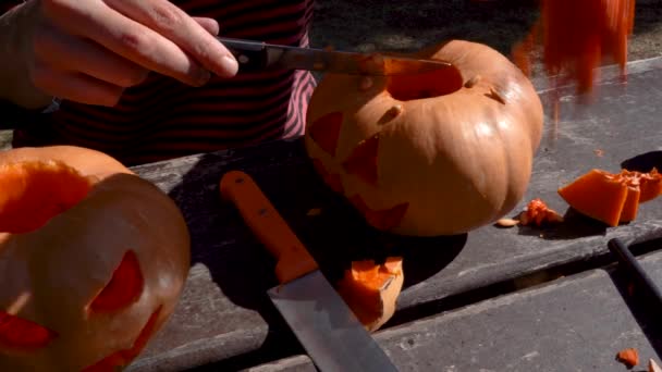 Taking Out Insides Face Cut Pumpkins Halloween — Vídeos de Stock