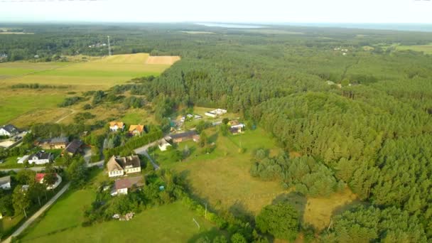 Aerial Flying Private Houses Surrounded Green Leafy Forest Sasino Village — Vídeo de stock