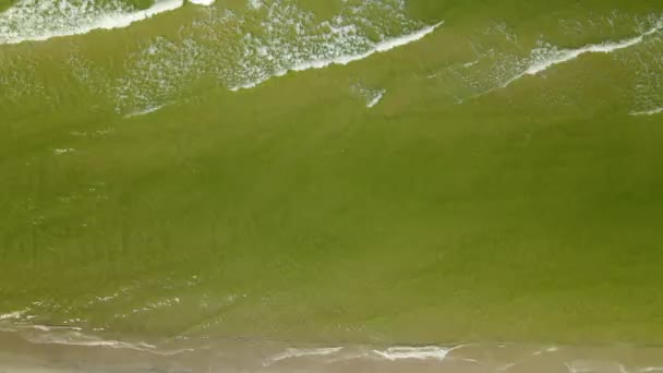 Flying Green Water Baltic Sea Daytime Autumn Foamy Sea Waves — стоковое видео