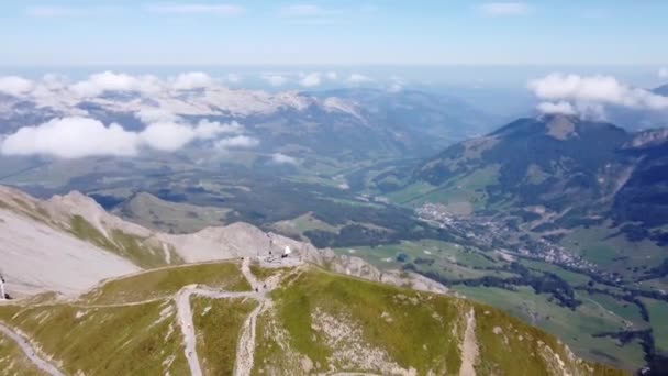 Wszechstronny Widok Brienzer Rothorn Słonecznej Pogodzie Kilku Małych Chmur Szwajcarii — Wideo stockowe
