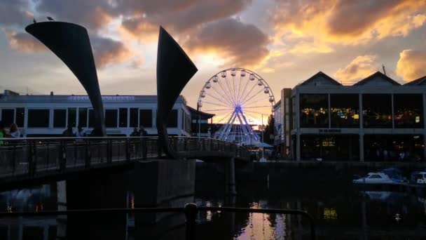 View Ferris Wheel Busy River Side Sun Sets Bristol Harbour — Video