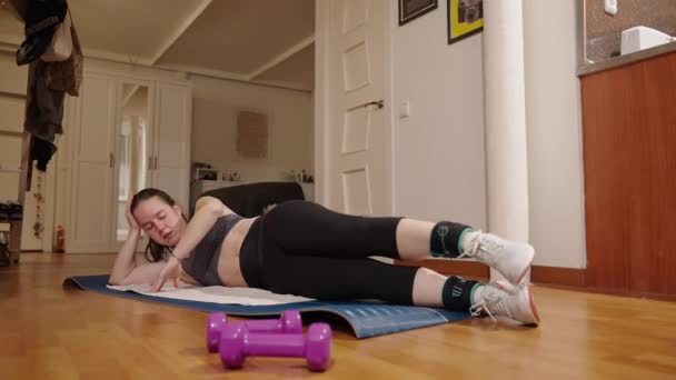 Young Woman Home Workout Routine Keeping Healthy — 图库视频影像
