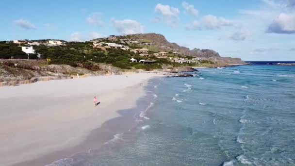 Beautiful Blonde Girl Walking Amazing White Beach Sardinia Stintino Pelosa — Stockvideo