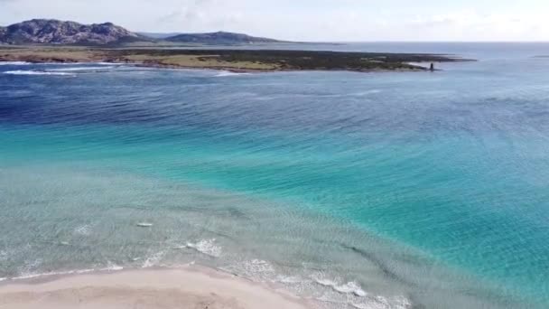 Incredibly Clear Turquoise Water White Beach Pelosa Stintino Sardinia Small — 图库视频影像