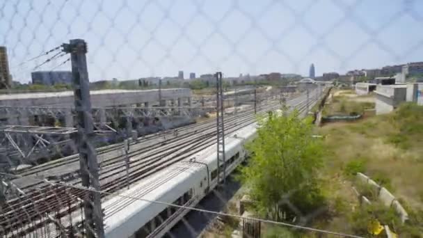 High Velocity White Train Passing Sagrera Station Barcelona City Spain — Vídeo de Stock