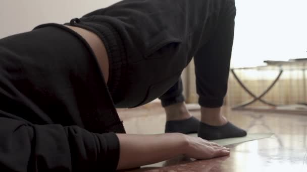 Woman Doing Exercises Floor Mat — Stockvideo