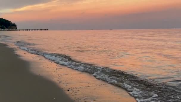 Ocean Waves Sandy Beach Sunset Orlowo Pier Gdynia Poland Wide — Video Stock