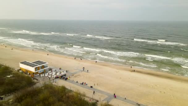 Tourists Enjoying Beach Waves Wladyslawowo Poland Aerial — Vídeo de Stock