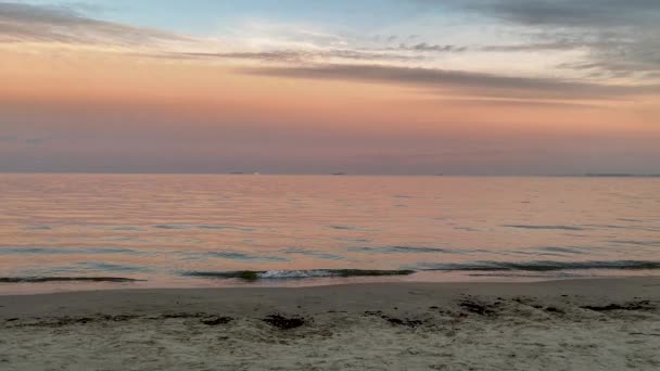 Panoramic View Calm Ocean Beach Sunset Gdynia Poland Panning Shot — Wideo stockowe