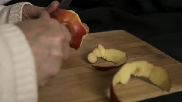 Time Lapse Hands Peeling Slicing Juicy Red Apple — Stock Video