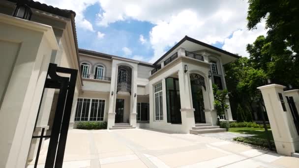 Modern Luxury Mansion Exterior Design — Stock Video