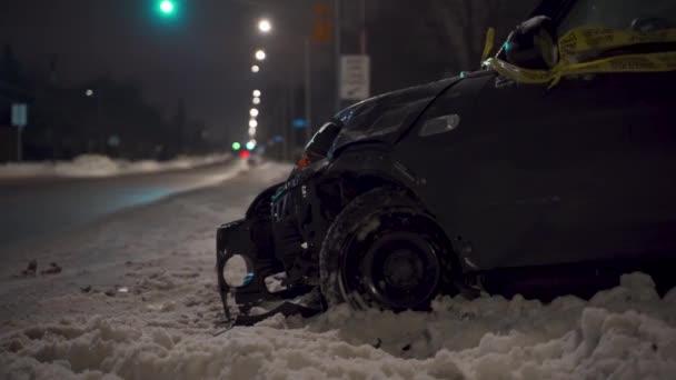 Aftermath Mva Motor Vehicle Accident Snowy Winter Night Traffic Light — Stockvideo