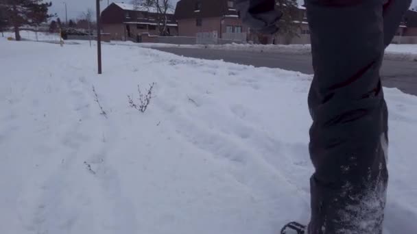 Young Child Walking Snow Side Road Wearing Grey Snowpants Boots — ストック動画