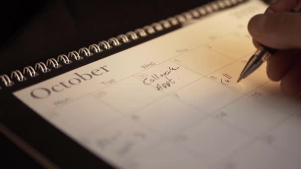 Hand Writing Reminder Call Doctor Calendar Close Panning Shot — Stock videók