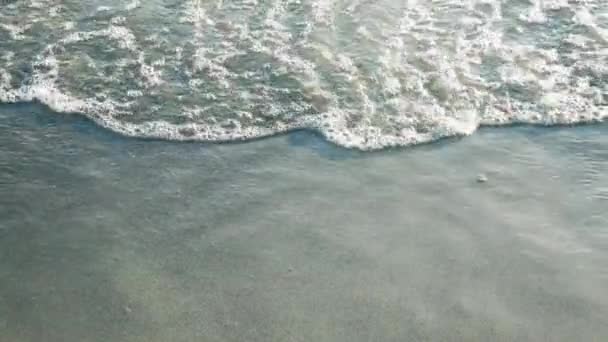 Close Waves Approaching Beach Golden Hour Static High Angle — Vídeos de Stock